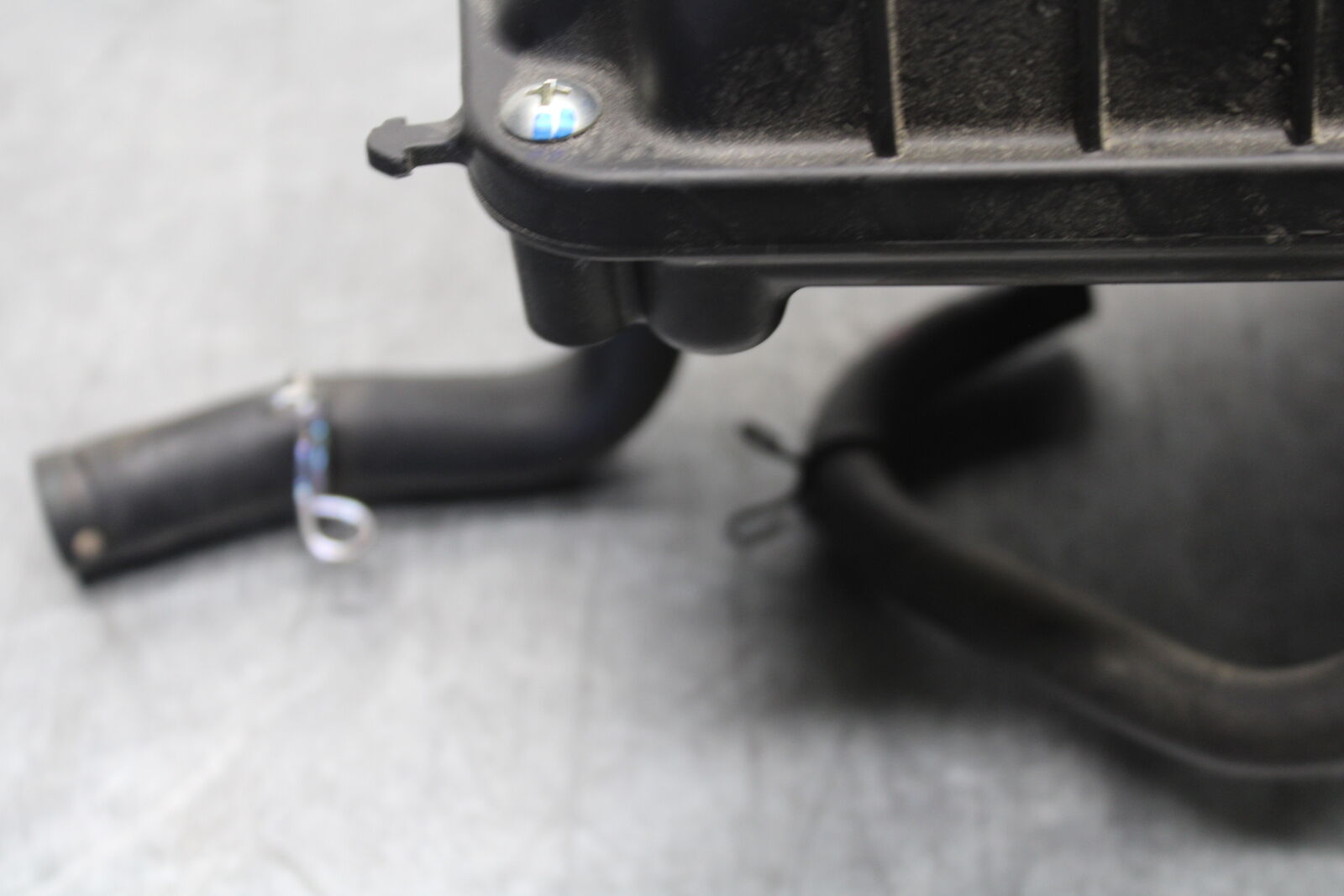 18-23 KAWASAKI NINJA 400 AIRBOX AIR INTAKE FILTER BOX BB660