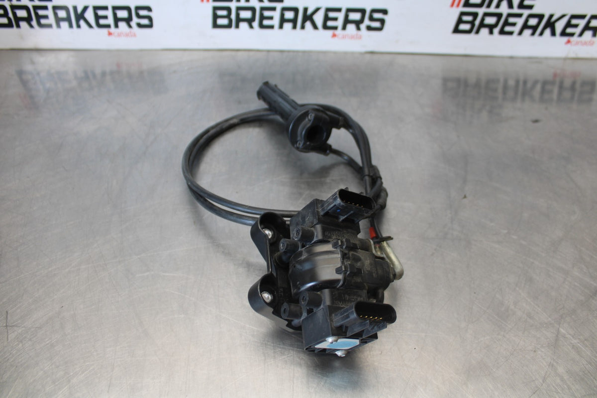 16 APRILIA TUONO V4 1100 RIGHT THROTTLE GRIP THROTTLE CABLES/ ACCELERATOR BB905