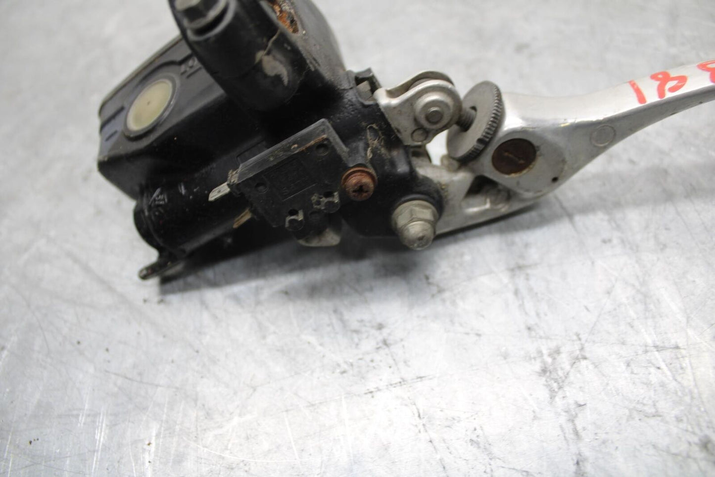 1992 Honda CBR600F2 FRONT BRAKE MASTER CYLINDER w/ LEVER BB40
