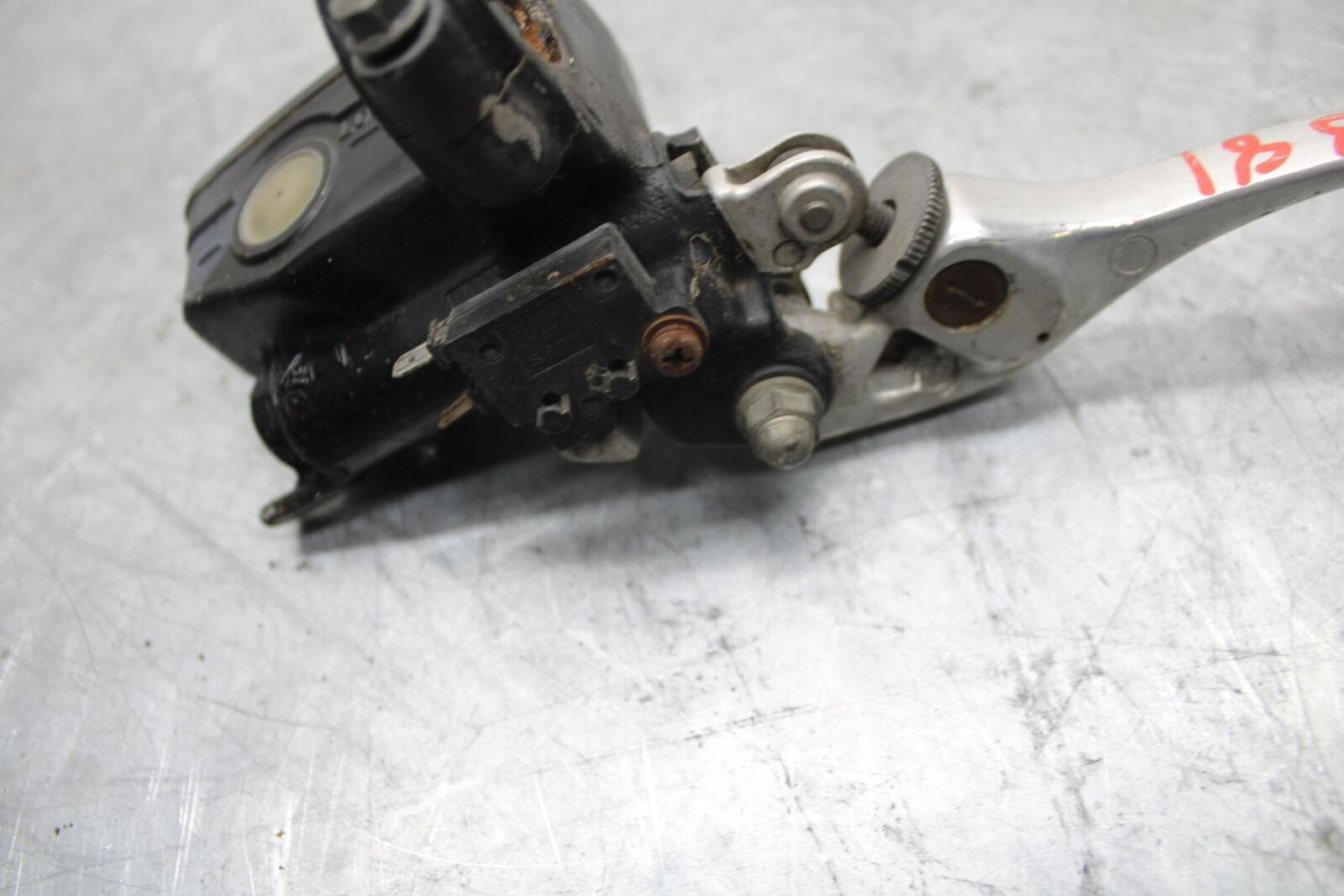 1992 Honda CBR600F2 FRONT BRAKE MASTER CYLINDER w/ LEVER BB40