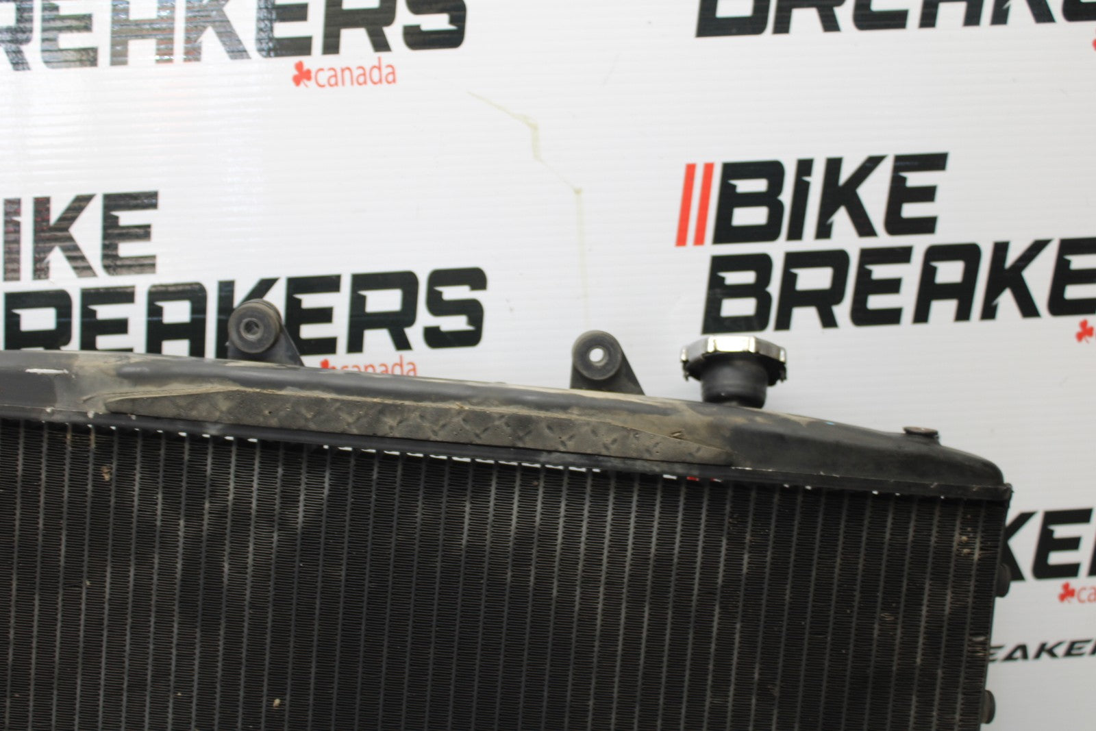 05 TRIUMPH ROCKET III ENGINE COOLER COOLING RADIATOR RADIATER BB186