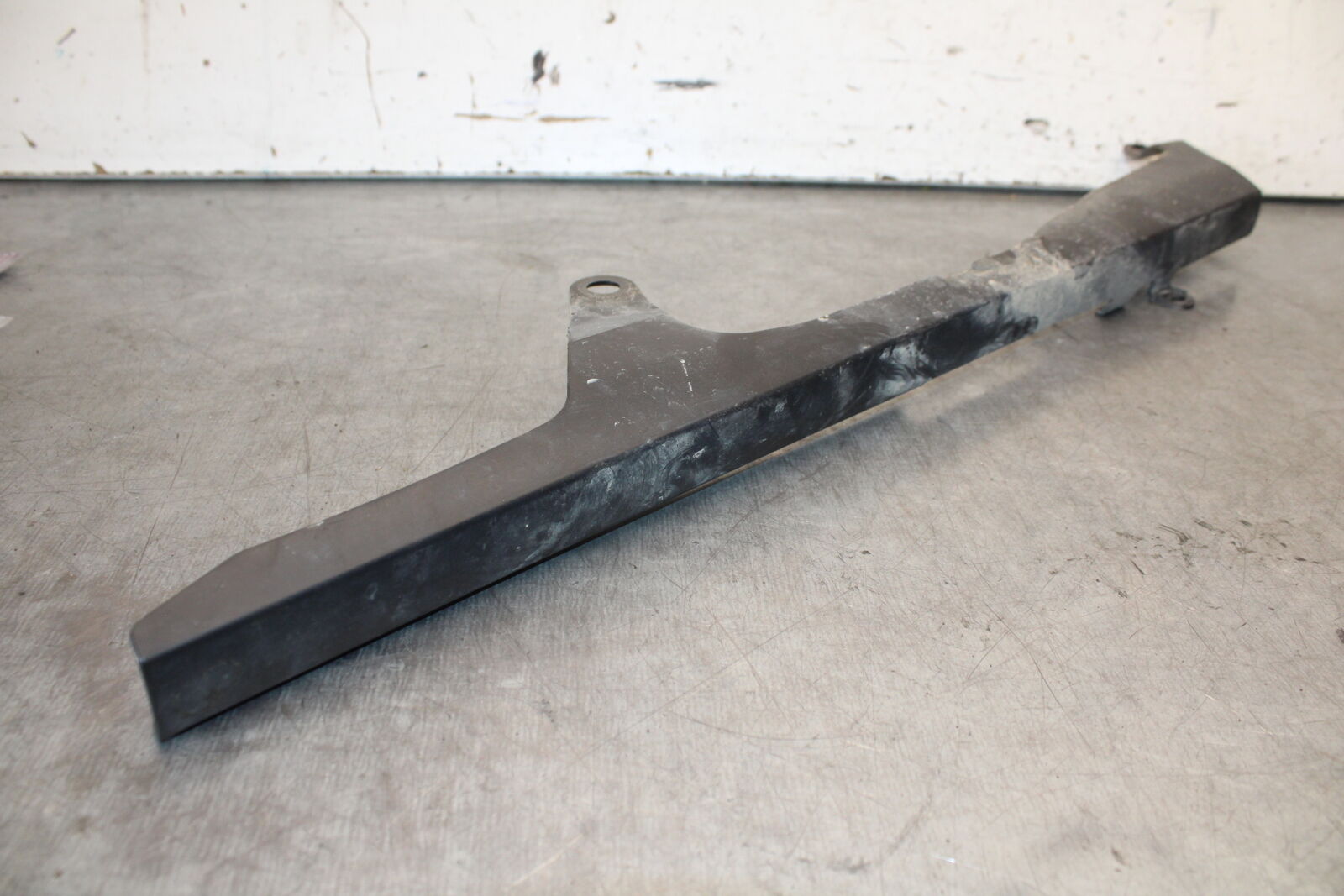 08-16 YAMAHA YZF R6 REAR BACK DRIVE CHAIN GUARD COVER 2C0-22311-00-00 BB665