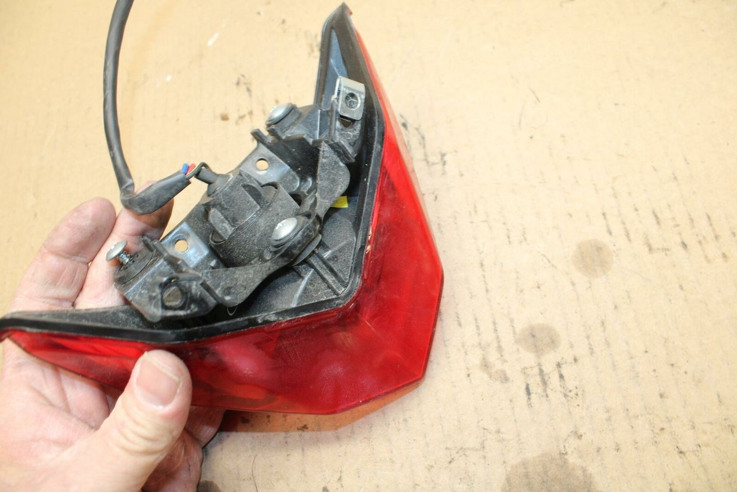 15 KAWASAKI NINJA 300 EX300  REAR TAIL TAILLIGHT BRAKE LIGHT 23025-0326  BB395