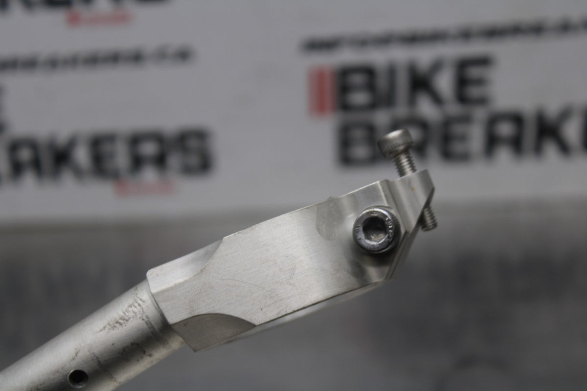 18 YAMAHA YZF R1  RIGHT CLIP ON HANDLEBAR BB838
