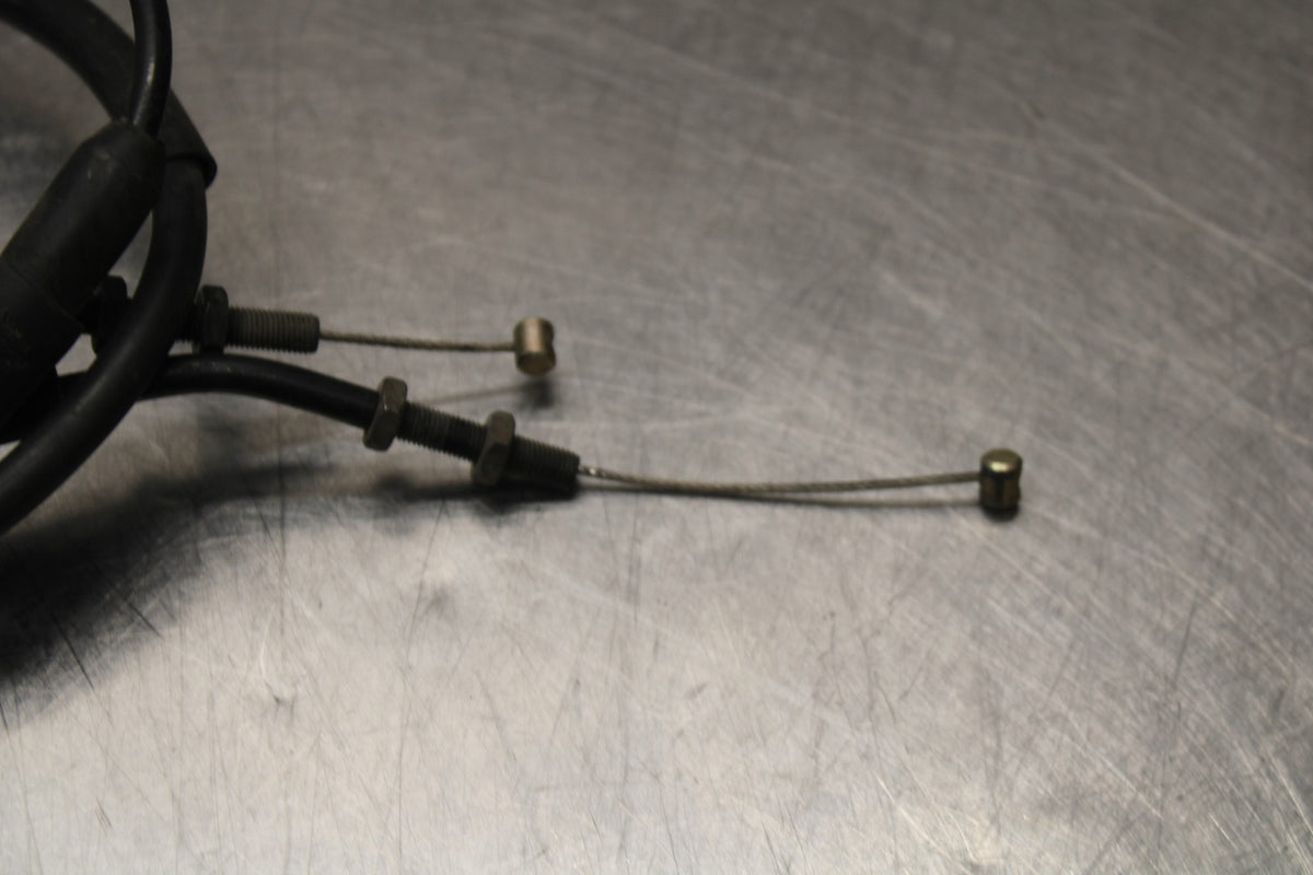 05-08 TRIUMPH SPEED TRIPLE 1050 THROTTLE CABLES LINES & HOUSING BB933