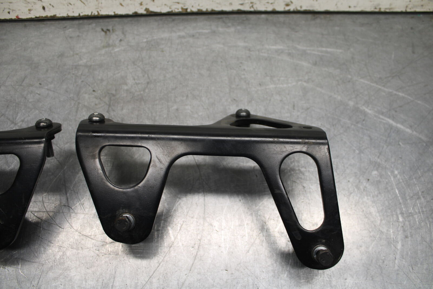 14 HONDA CTX1300A SADDLEBAG CASE MOUNTING BRACKET MOUNT BB732