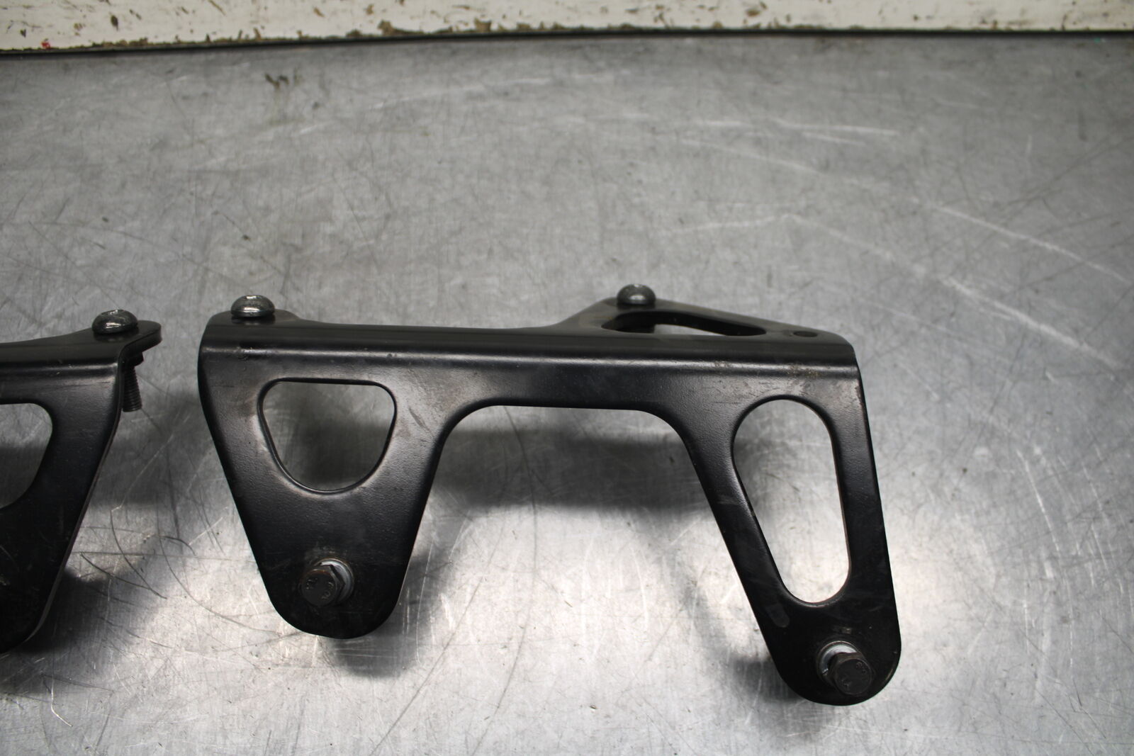 14 HONDA CTX1300A SADDLEBAG CASE MOUNTING BRACKET MOUNT BB732