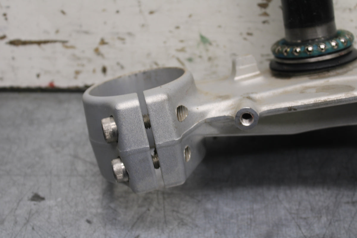 13-16 KTM 390 DUKE FRONT FORKS CLAMP LOWER TRIPLE TREE STEM BB748