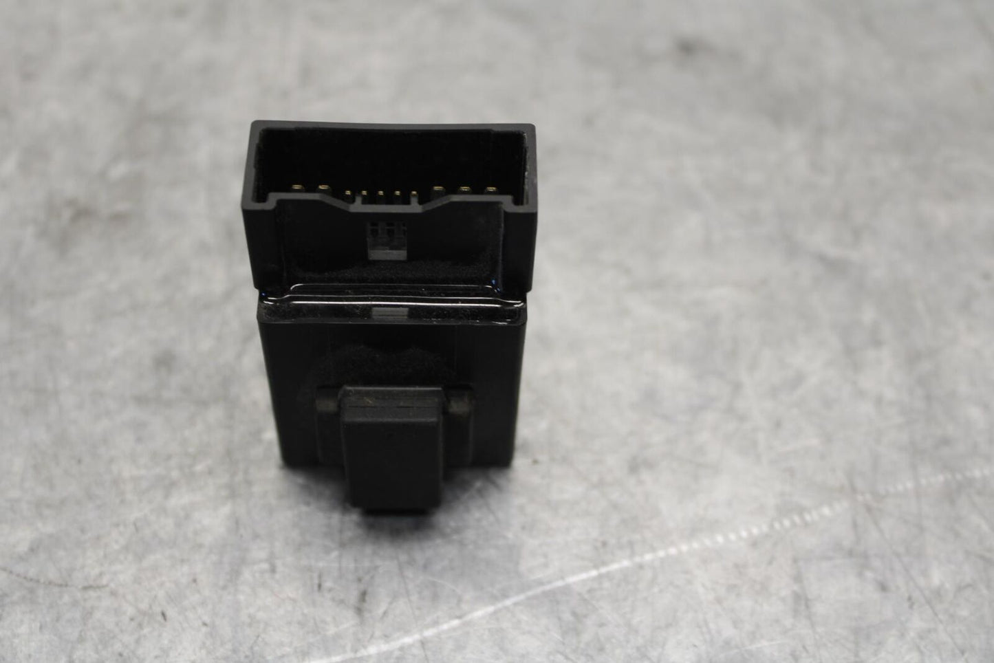2015 Yamaha FZ09 RELAY FUEL PUMP ASSEMBLY FUSE BOX 5VK-81950-40 BB54