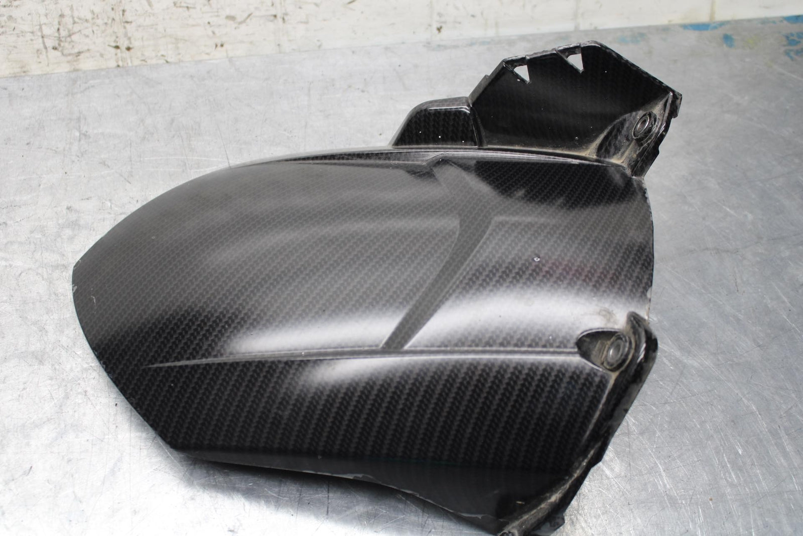 2007 Yamaha YZF R1 REAR BACK WHEEL TIRE HUGGER FENDER 4C8-21650-00-00 BB575