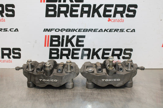 06-07 SUZUKI GSXR 600 RIGHT LEFT FRONT BRAKE CALIPER SET PAIR CALIPERS BB178