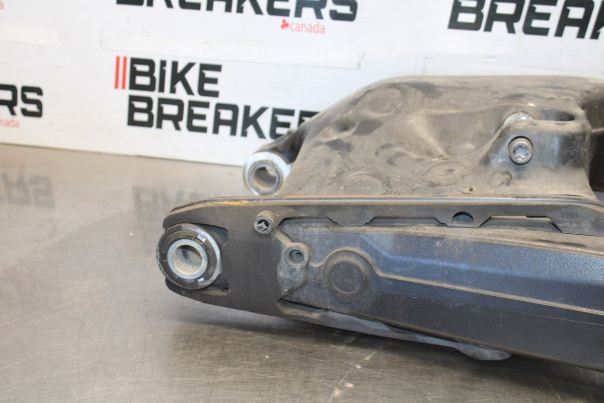 19 BMW F750GS REAR SWINGARM BACK SUSPENSION SWING ARM BB938