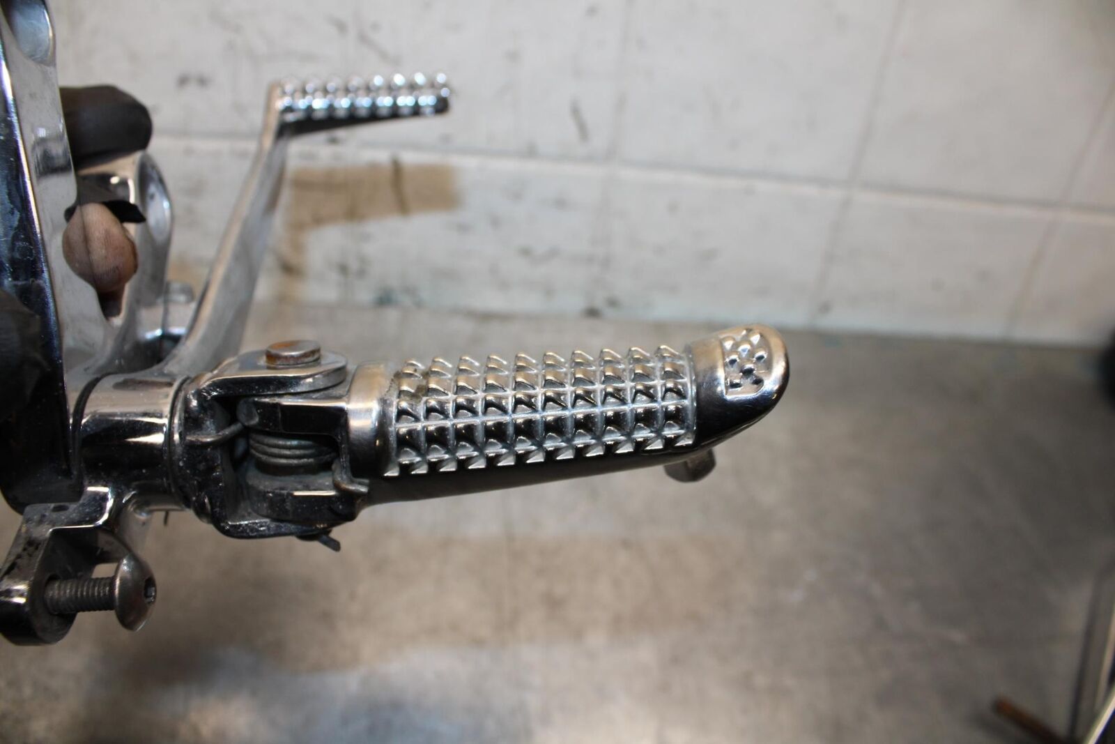 2001 Suzuki GSXR750 CHROME FRONT FOOT RESTS PEGS STEPS SET PAIR BB553