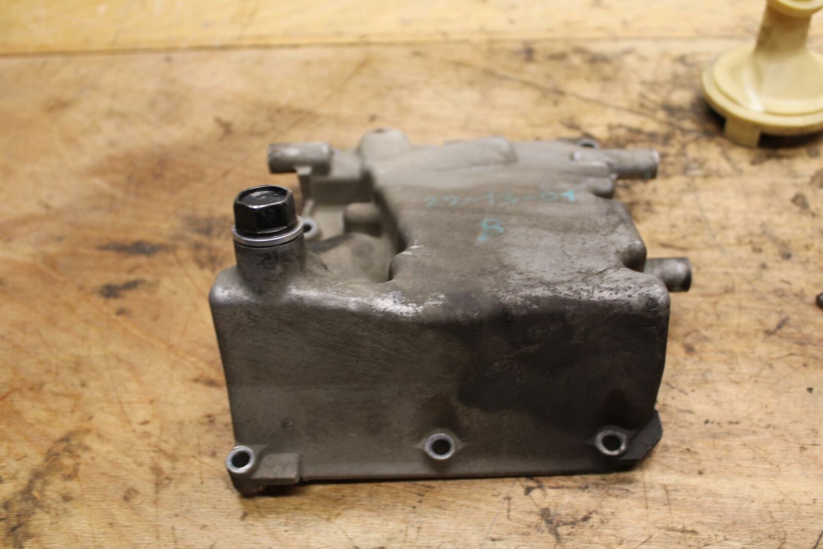 09-10 KAWASAKI ER-6N ENGINE MOTOR BOTTOM OIL PAN COVER BB325