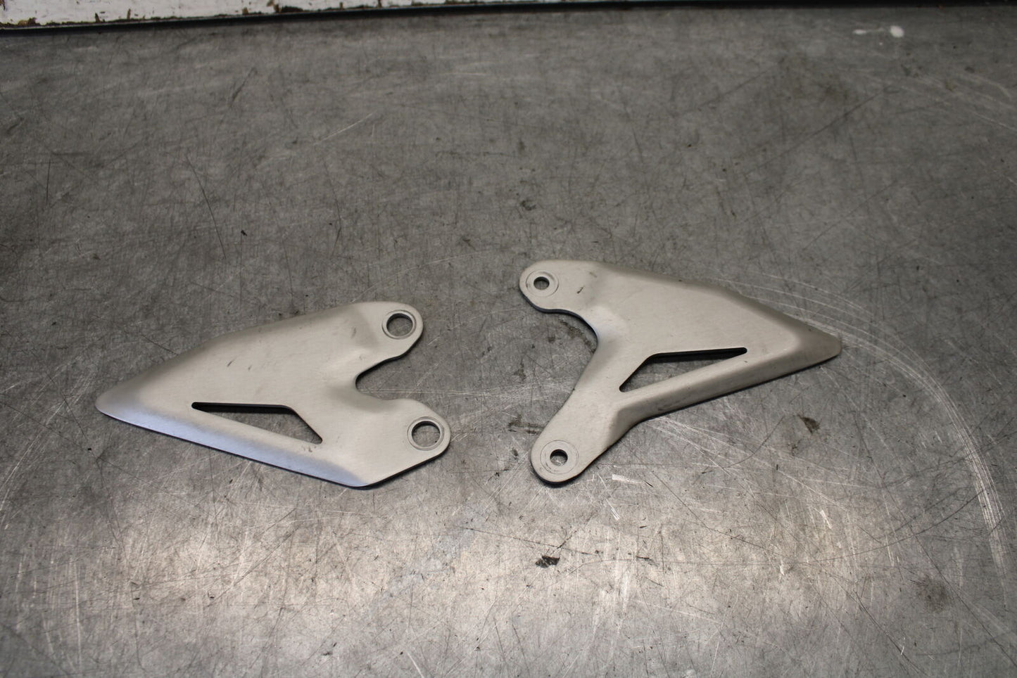 18-23 KAWASAKI NINJA 400 LEFT RIGHT REARSET REAR SET HEEL GUARD COVER BB679 