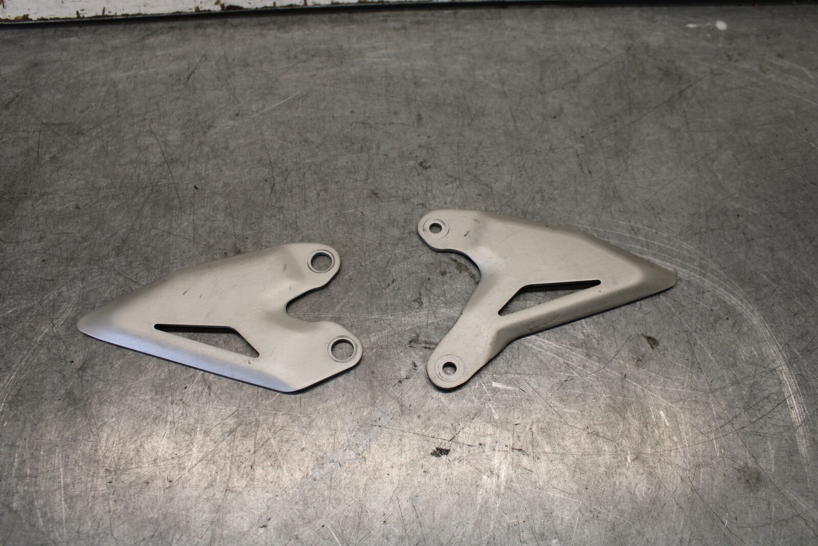 18-23 KAWASAKI NINJA 400 LEFT RIGHT REARSET REAR SET HEEL GUARD COVER BB679 