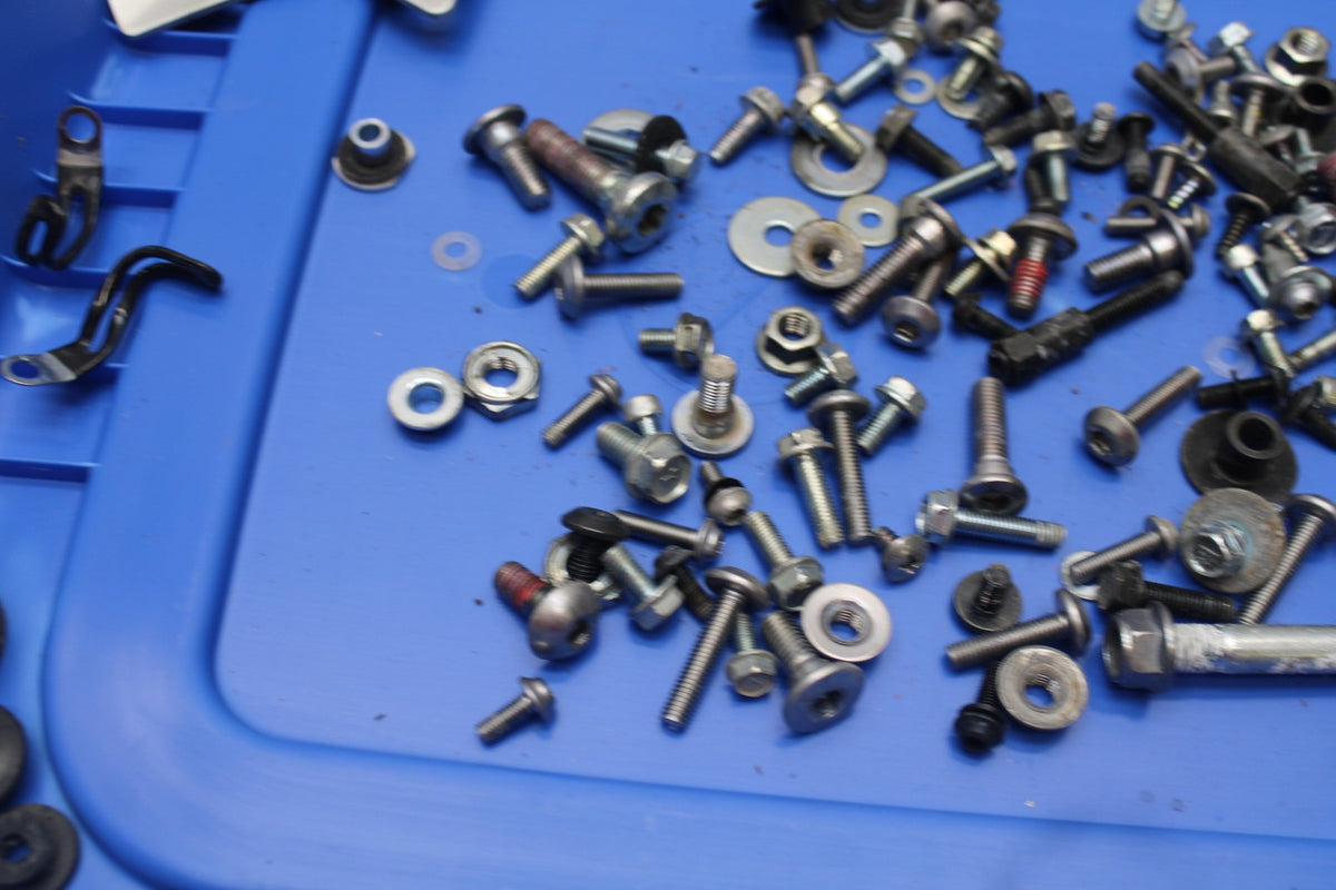 23 KAWASAKI NINJA 650 EX650 MOUNTING BOLTS HARDWARE SCREWS BB920