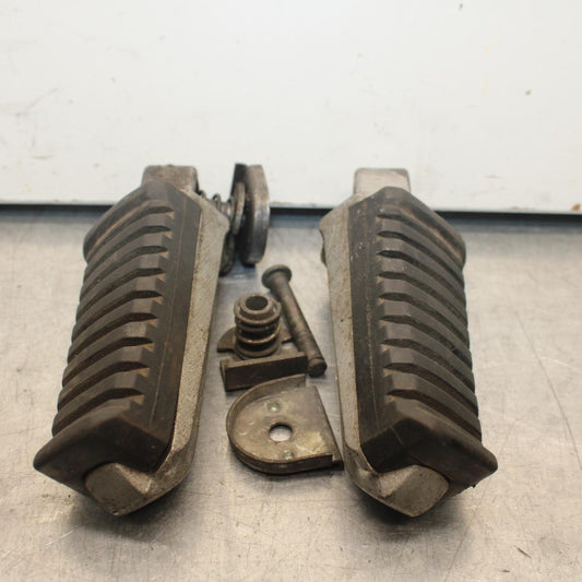 84-86 KAWASAKI GPZ900 REAR BACK PASSENGER PEG SET PAIR BB84
