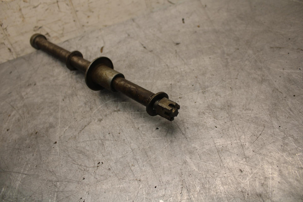 82-83 SUZUKI GS1100GL FRONT WHEEL RIM AXLE PIVOT BOLT BB30