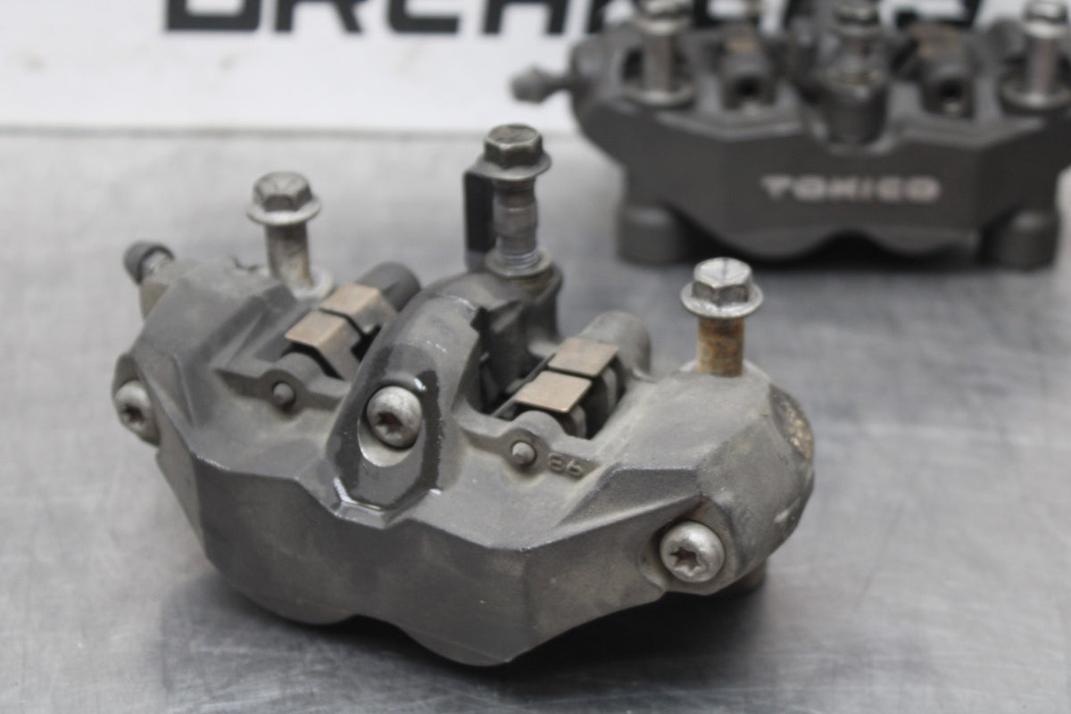06-07 SUZUKI GSXR 600 RIGHT LEFT FRONT BRAKE CALIPER SET PAIR CALIPERS BB820