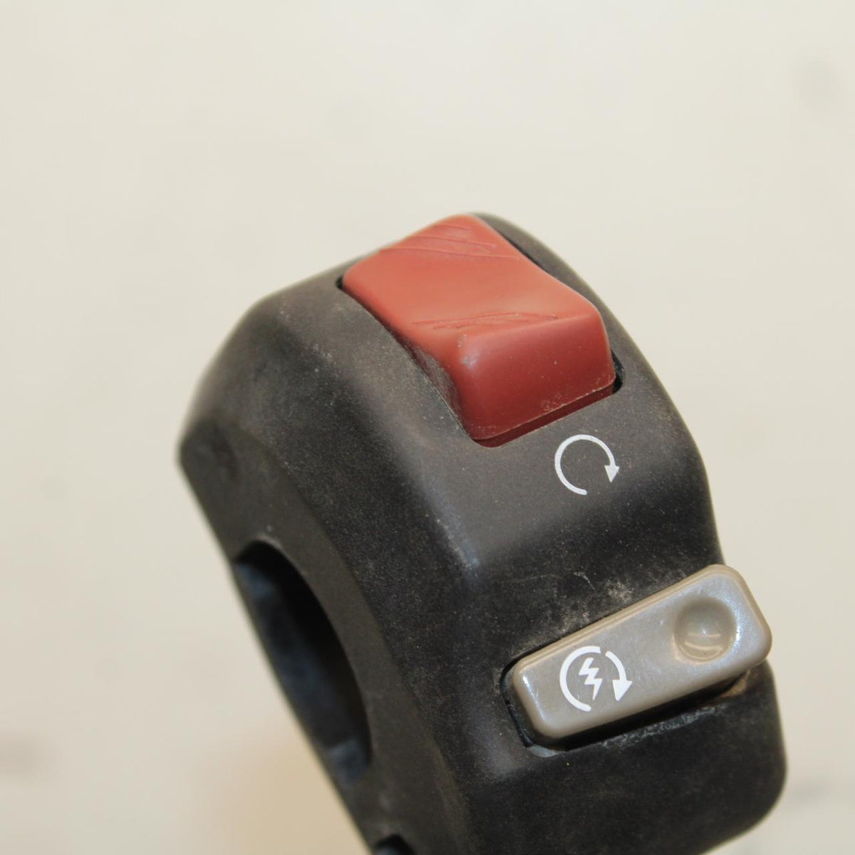 21 KAWASAKI NINJA ZX6R RIGHT CLIP ON HANDLE KILL OFF START SWITCH  BB647