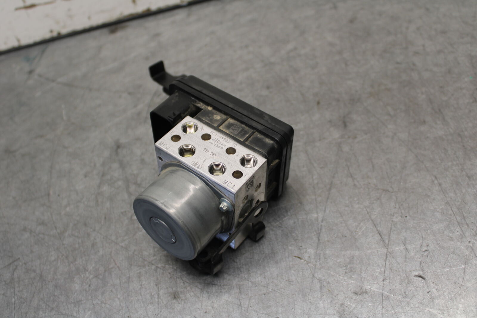 22-24 YAMAHA XSR900 ABS PUMP UNIT MODULE BB683