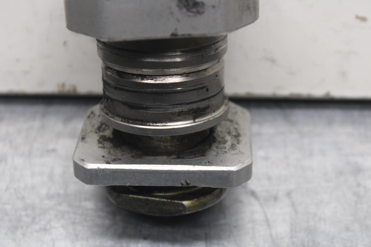 05 YAMAHA YZF R6S REAR AXLE BACK WHEEL RIM PIVOT BOLT AXEL BB50