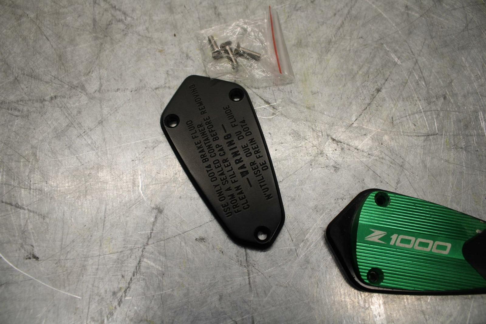 10-13 KAWASAKI Z1000 MASTER CYLINDER BRAKE FLUID RESERVOIR CAP 2 OF THEM  BB421