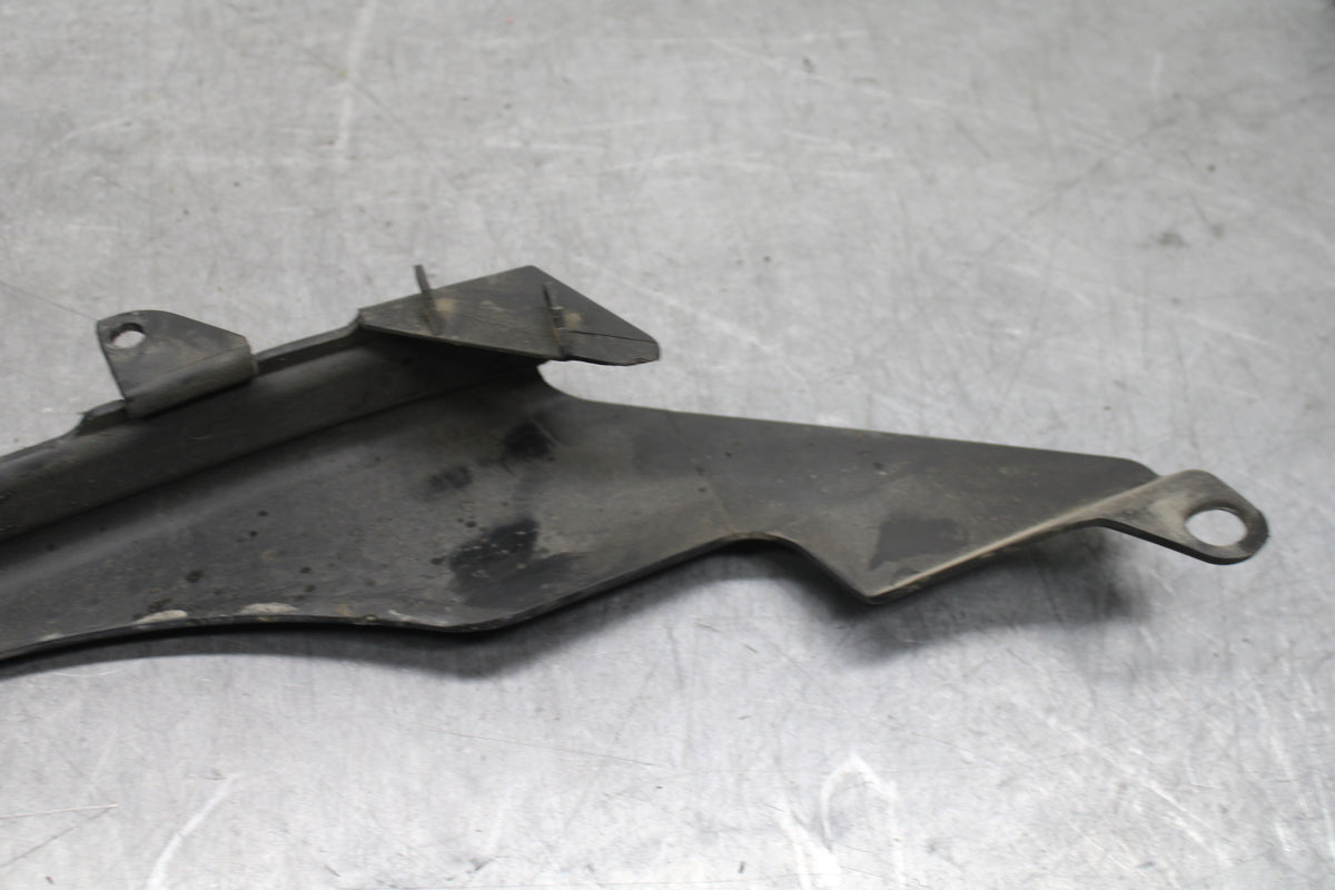 07-08 YAMAHA YZF R1 REAR BACK DRIVE CHAIN GUARD COVER SHIELD BB724
