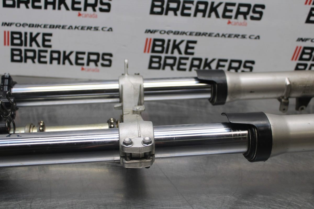02 SUZUKI GSXR600 COMPLETE FRONT END FORKS SUSPENSION TRIPLE TREES  BB00