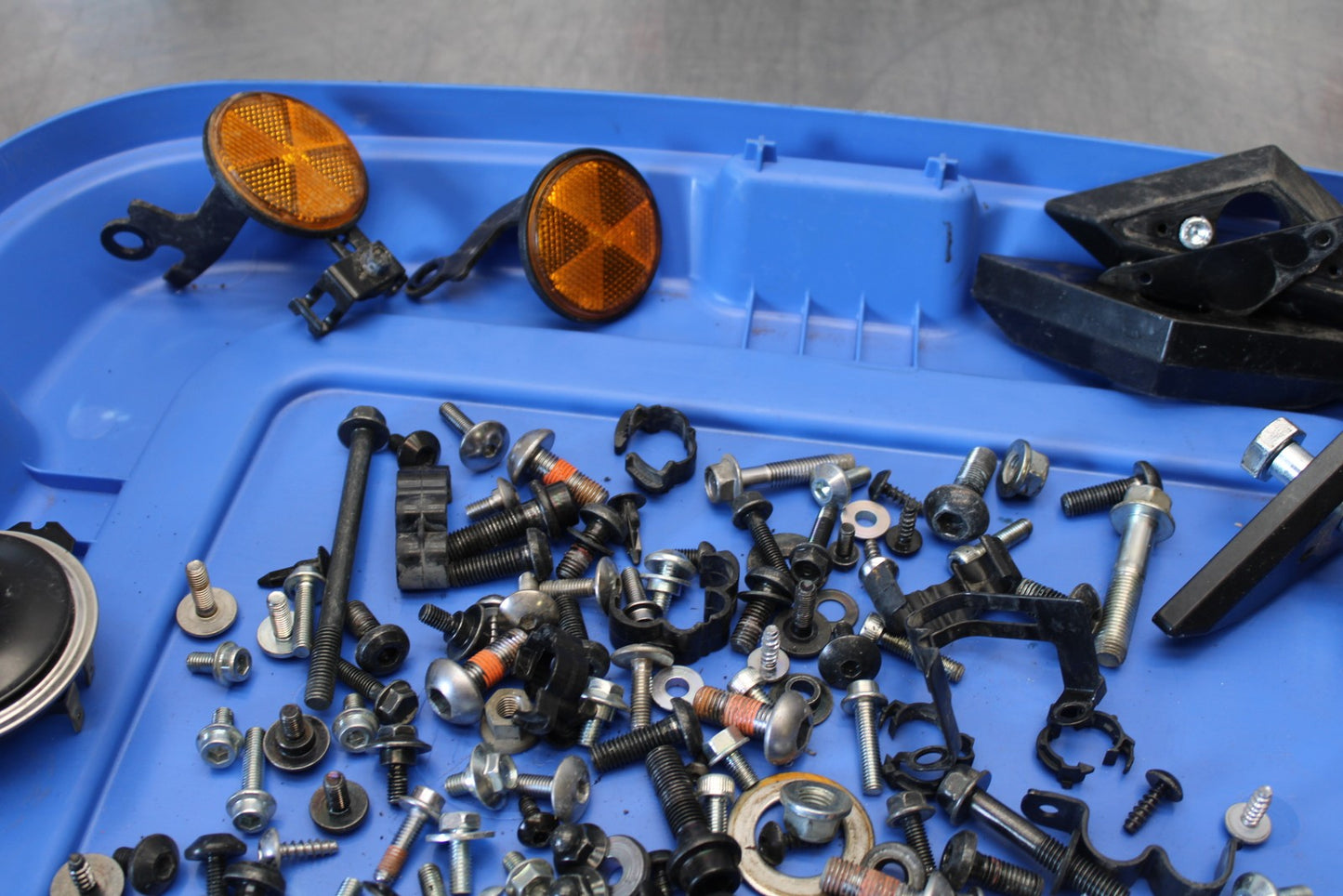 22-25 YAMAHA YZF R7 MOUNTING BOLTS HARDWARE MOTOR SCREWS BB176