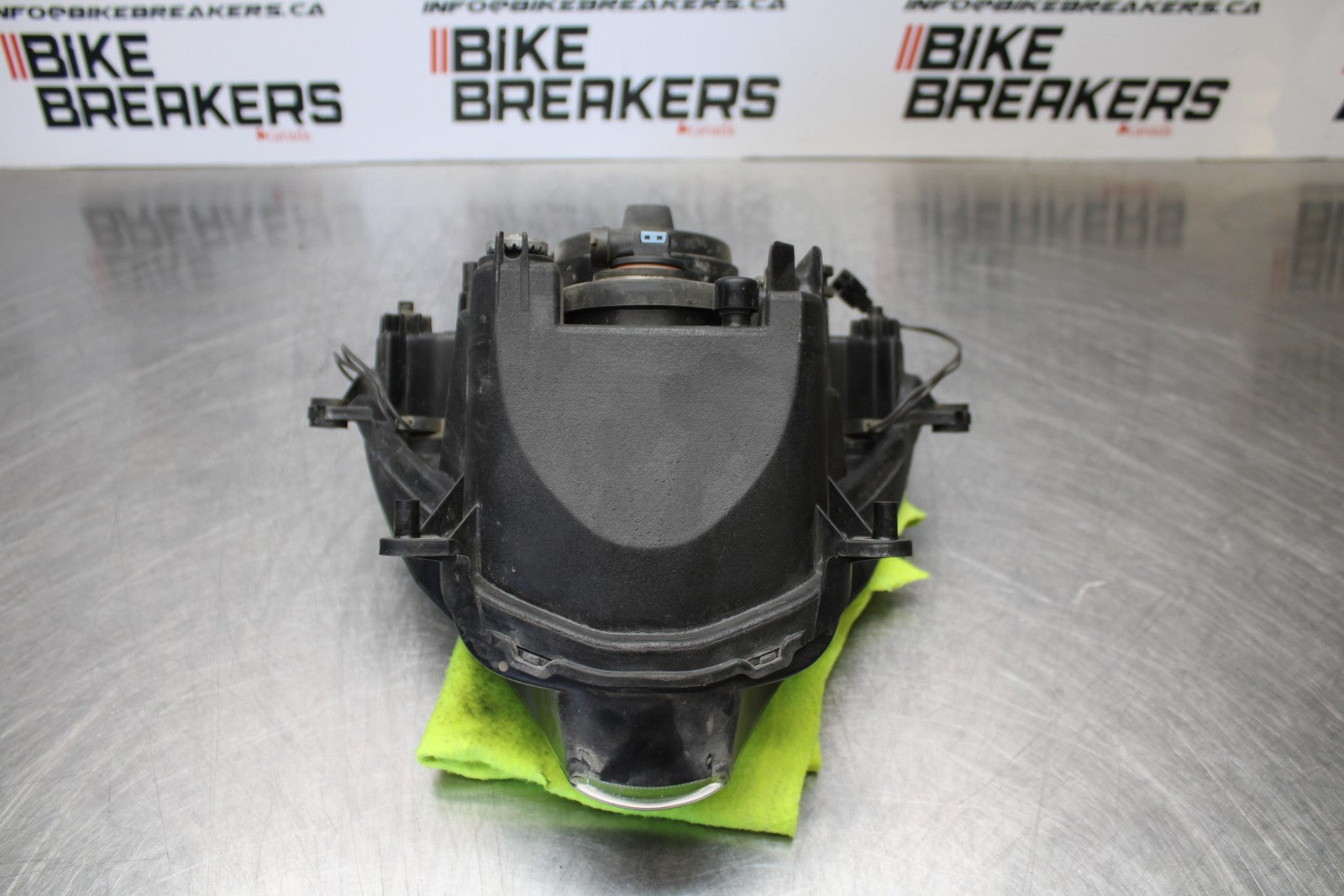 06-07 SUZUKI GSXR 600 FRONT HEADLIGHT HEAD LIGHT LAMP BB170