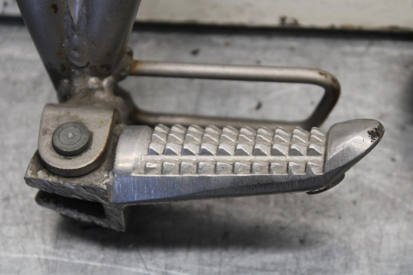1995 Suzuki RF600R REAR FOOT RESTS PEGS STEPS SET PAIR BB615