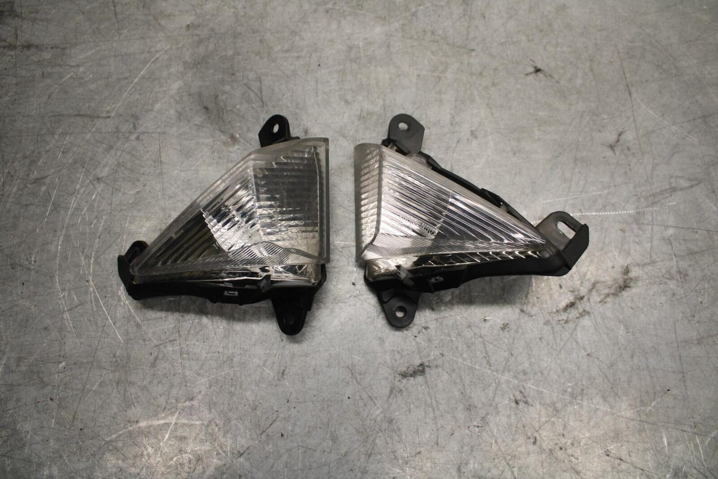 2009 Kawasaki Ninja ZX6R ZX600R FRONT  TURN SIGNALS LIGHT INDICATORS BB548