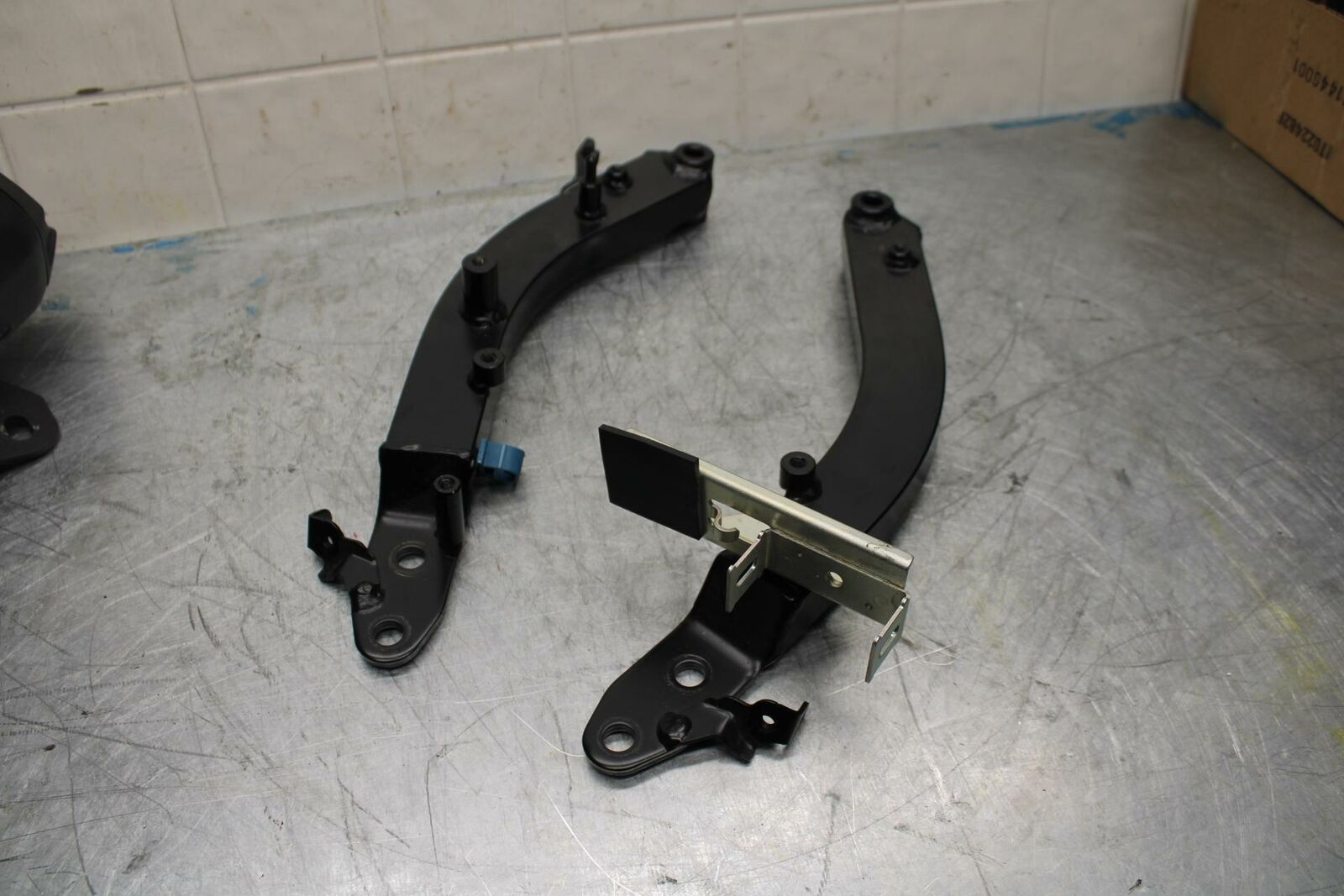 10-13 KAWASAKI Z1000 FRONT SUBFRAME SUB FRAME ENGINE SUPPORT  BB421