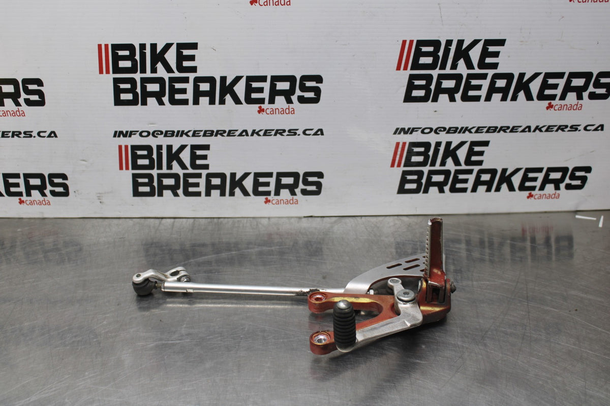 05 YAMAHA YZF R6 LEFT REARSET REAR SET DRIVER FOOT PEG REST STOP BB858