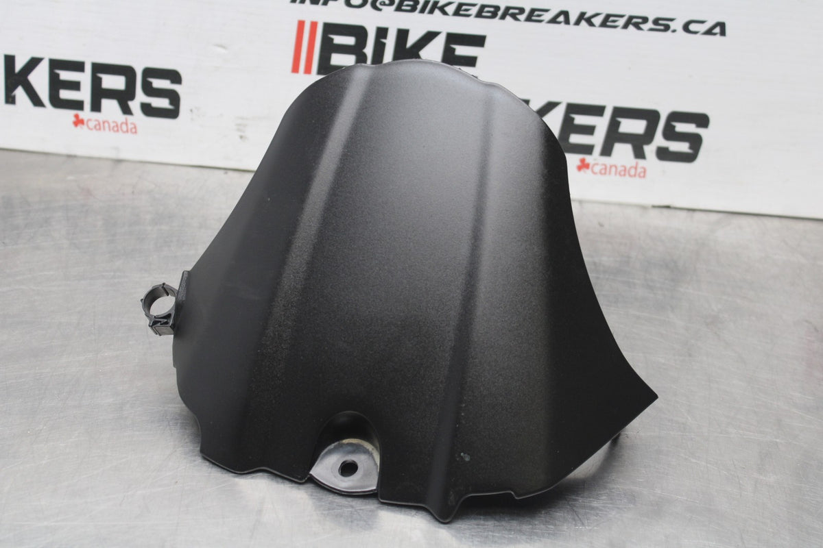 05-06 SUZUKI GSXR1000 REAR BACK WHEEL TIRE HUGGER FENDER BB857