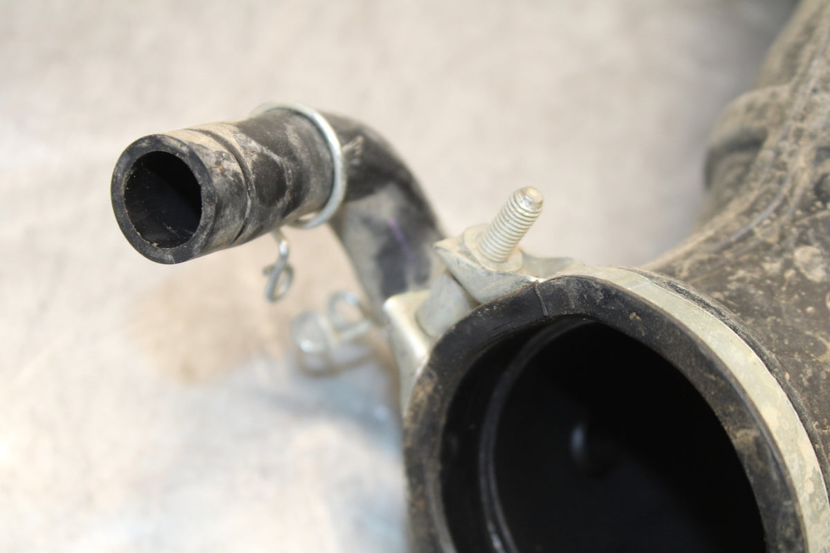09-24 YAMAHA RAPTOR 700R AIR INTAKE INLET DUCT TUBE BB654