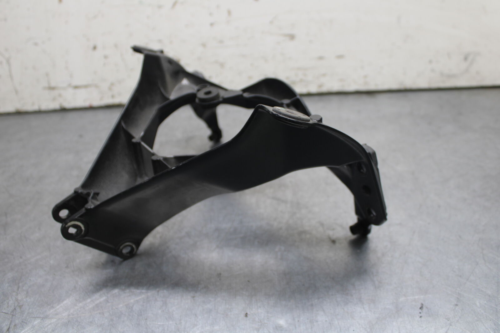 06-07 SUZUKI GSXR750 OEM UPPER FAIRING MIRROR GAUGES STAY BRACKET BB110