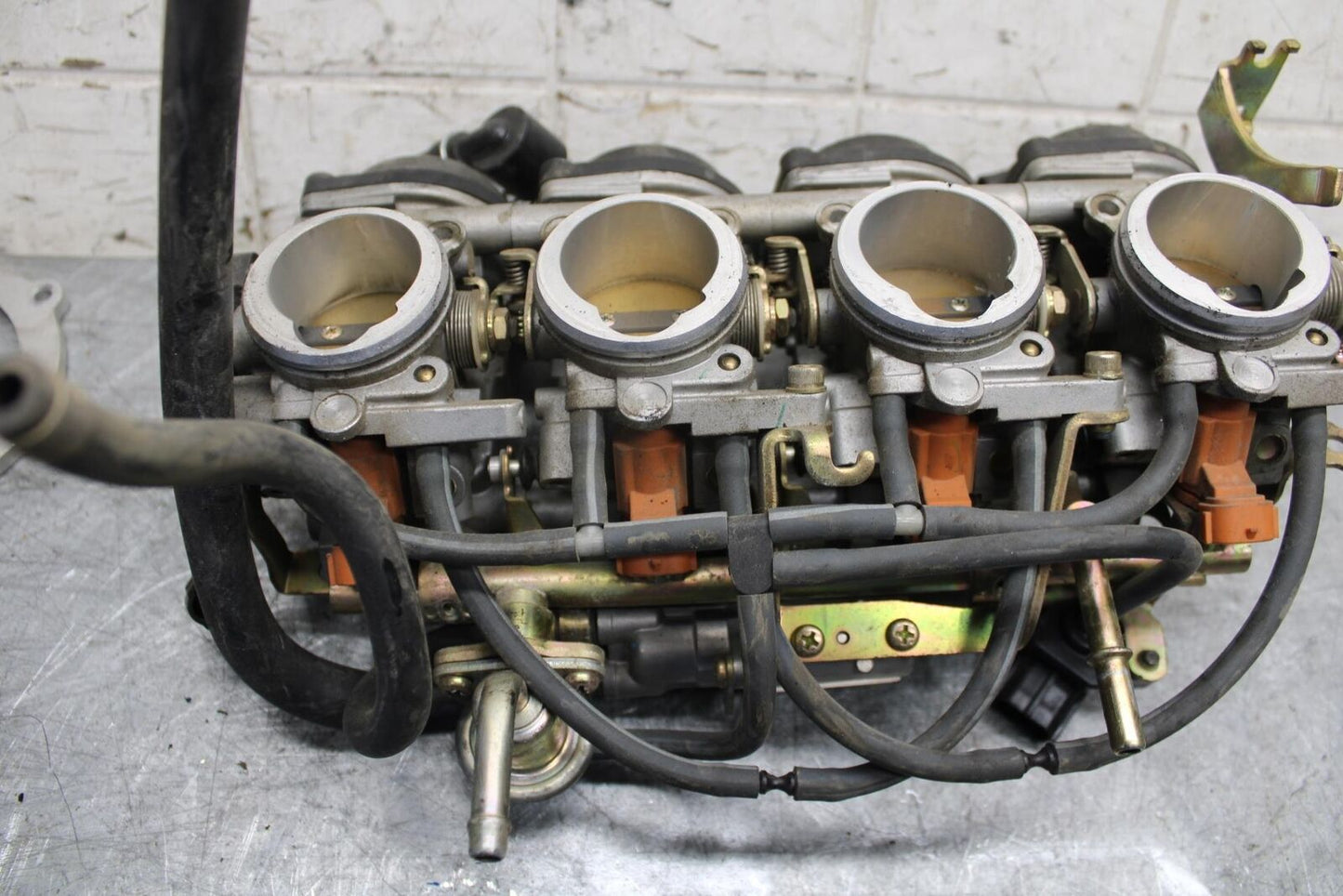 2003 Yamaha YZF R6 MAIN FUEL INJECTORS / THROTTLE BODIES 5SL-13750-00-00 BB539