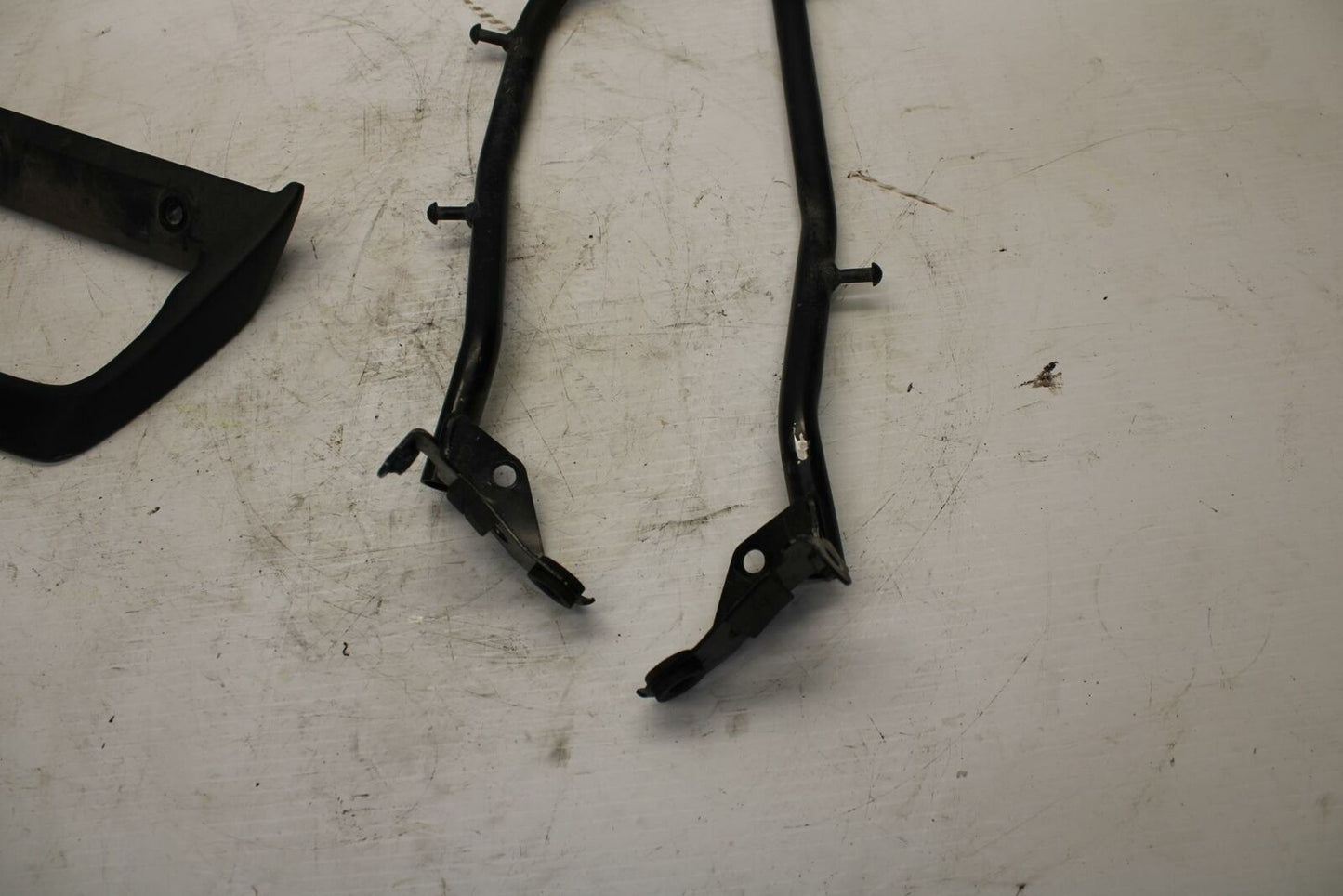 04-09 SUZUKI GS500F PASSENGER REAR  GRAB BAR HANDLE SET 46211C01D00JETN BB261