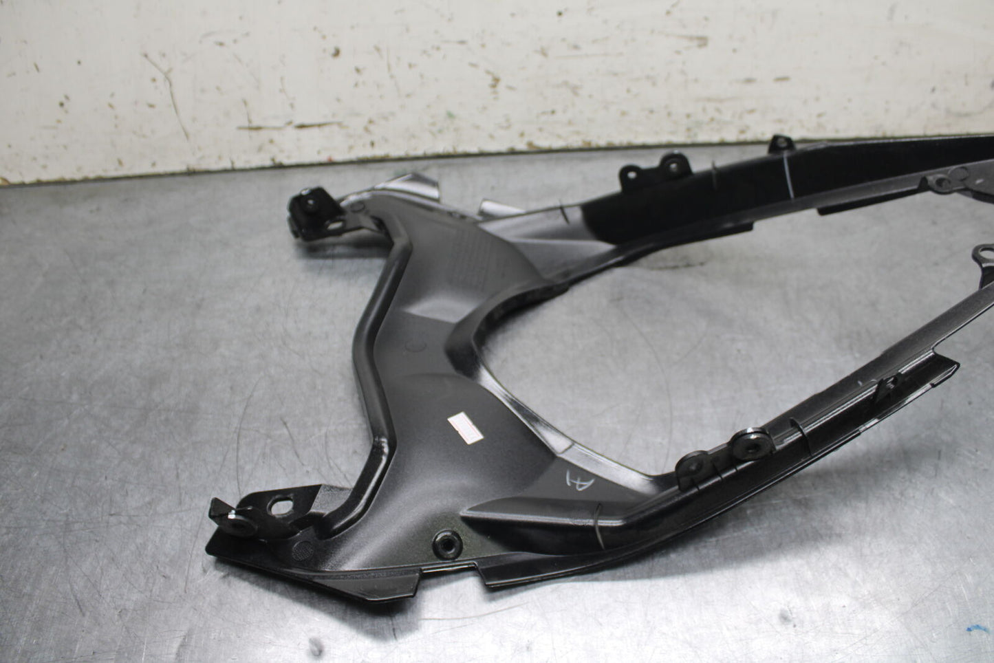 18-23 KAWASAKI NINJA 400 EX400 ABS CENTER REAR BACK TAIL FAIRING COWL BB747