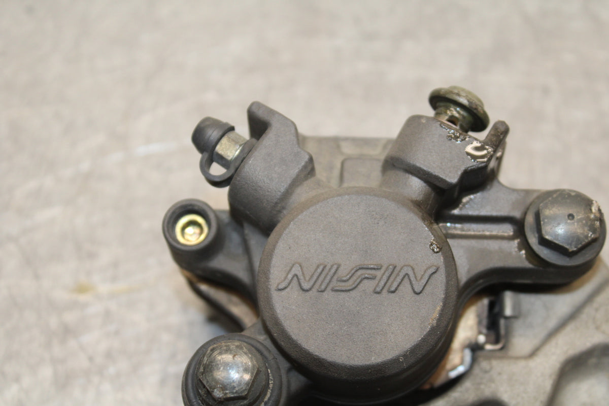 06 YAMAHA YZF R6 REAR BACK BRAKE CALIPER W MOUNT BRACKET BB716