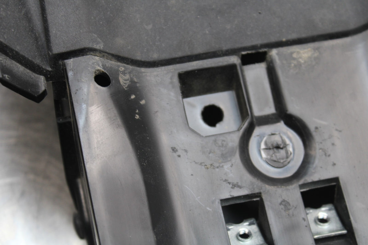 22-25 YAMAHA YZF R7 REAR BACK TAIL UNDERTAIL BATTERY TRAY PLASTIC BB850