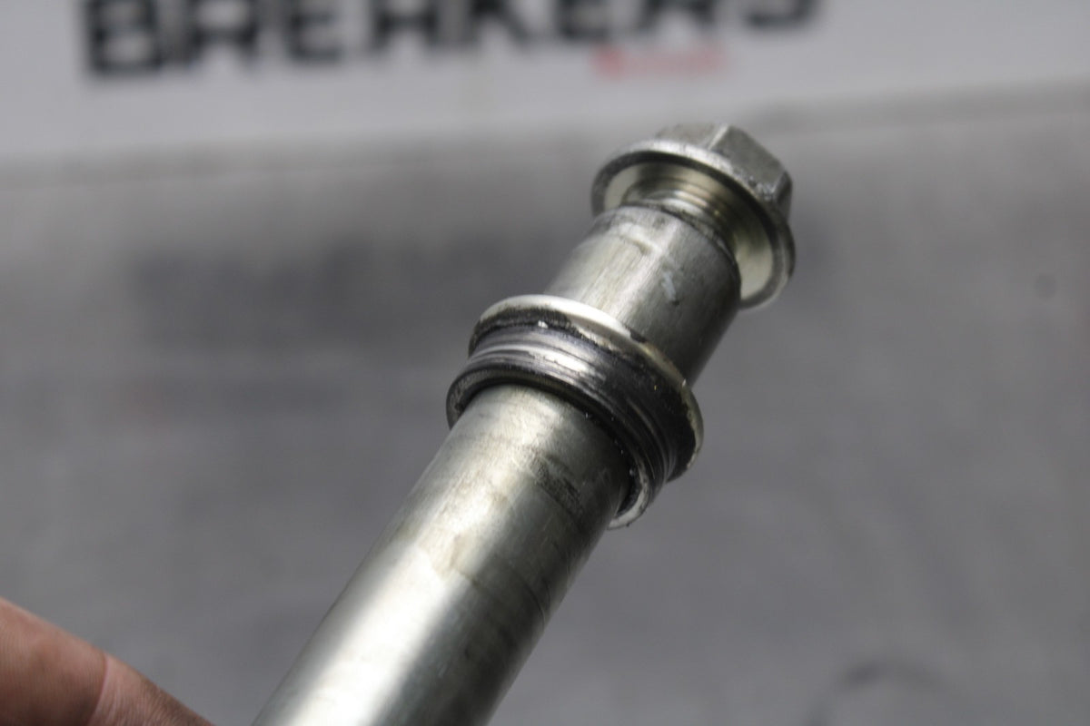 06-07 SUZUKI GSXR 600 FRONT WHEEL RIM AXLE PIVOT BOLT BB845