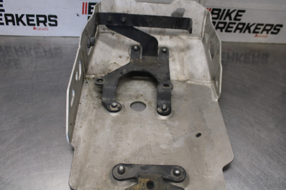 19 BMW F750GS SKID PLATE TRAY LOWER ENGINE FRAME GUARD BB938