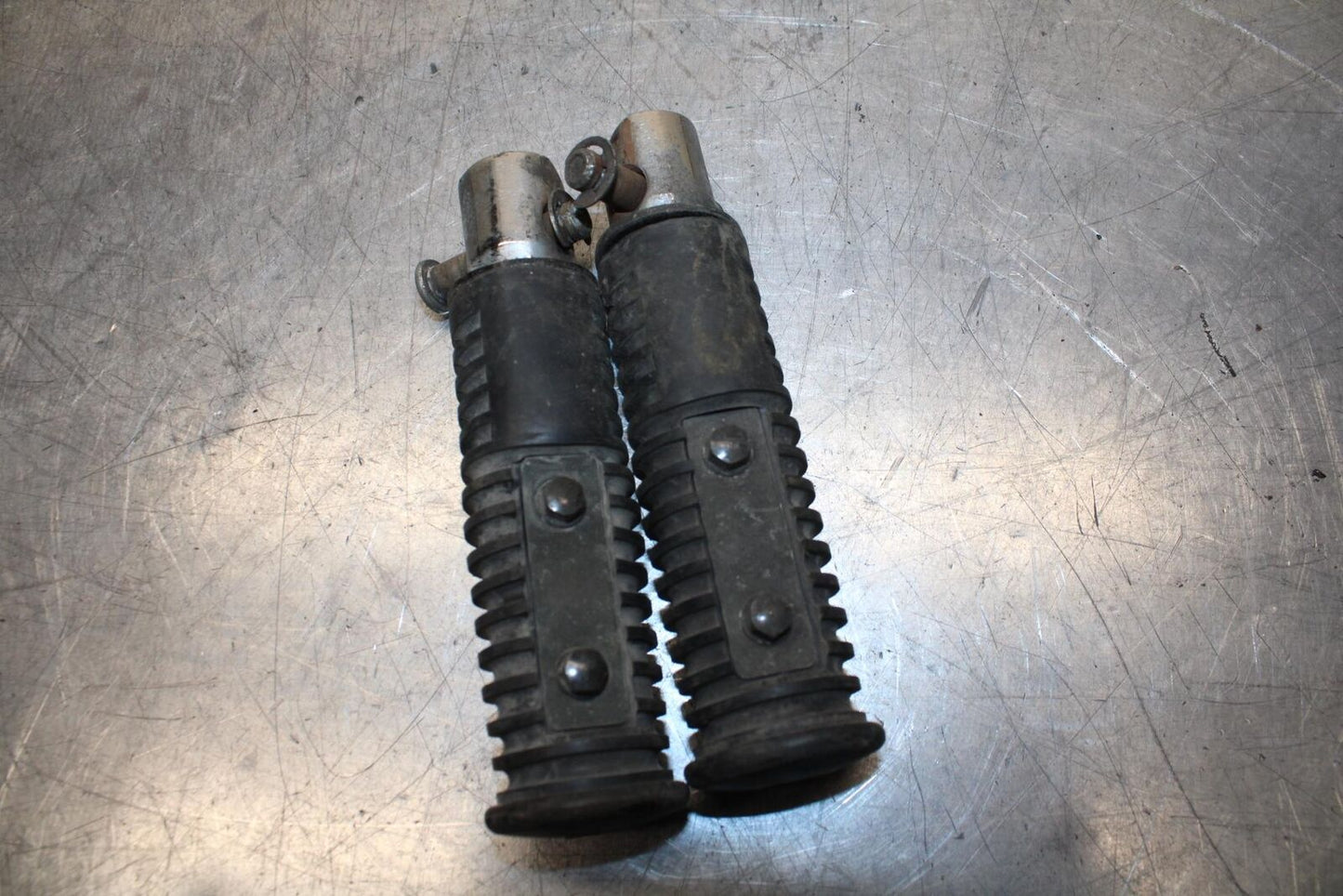1996 Kawasaki Vulcan 800 VN800B Classic REAR PASSENGER FOOT STEP PEG BB93