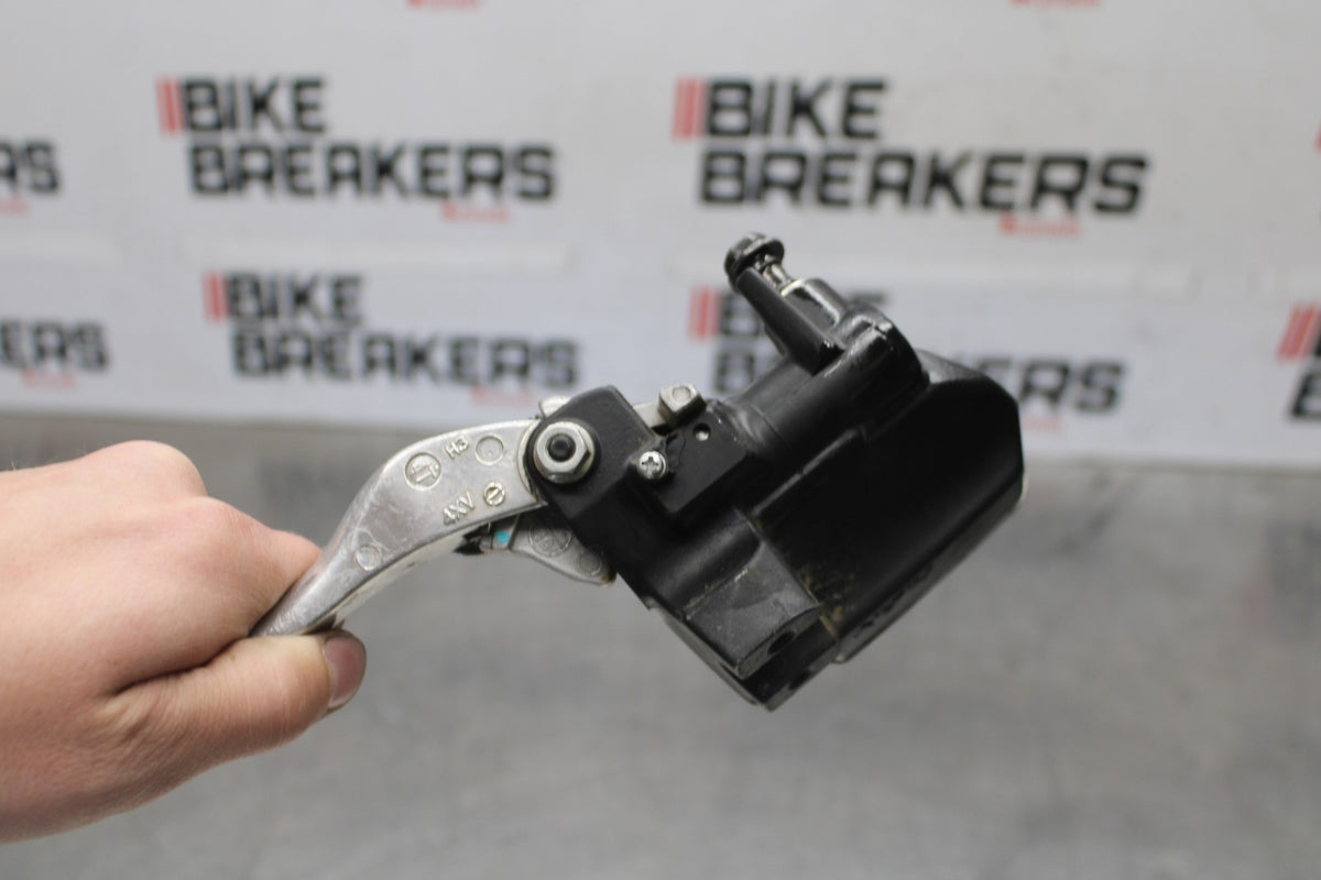25 KAWASAKI Z900 FRONT BRAKE MASTER CYLINDER w/ LEVER BB928