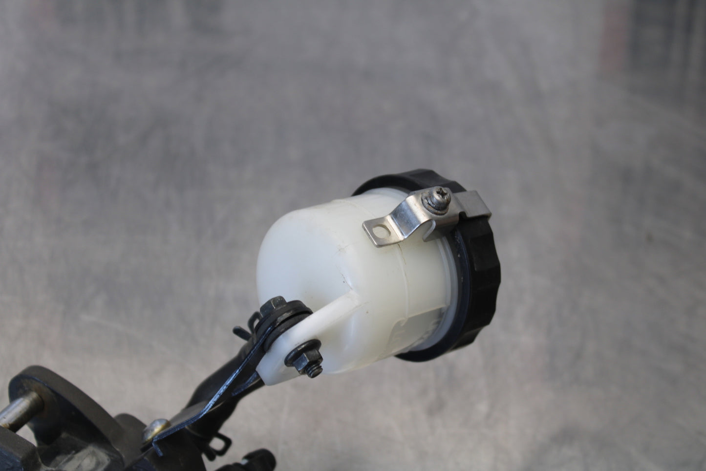 21 KAWASAKI NINJA ZX6R FRONT BRAKE MASTER CYLINDER BB647