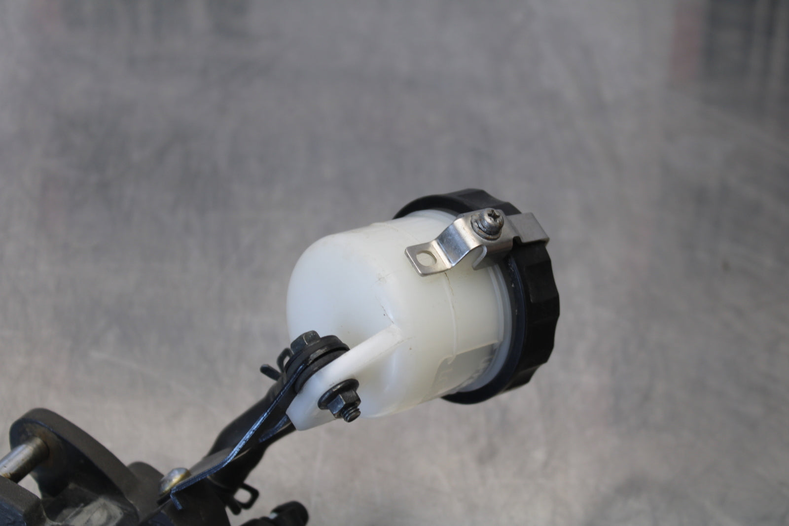 21 KAWASAKI NINJA ZX6R FRONT BRAKE MASTER CYLINDER BB647